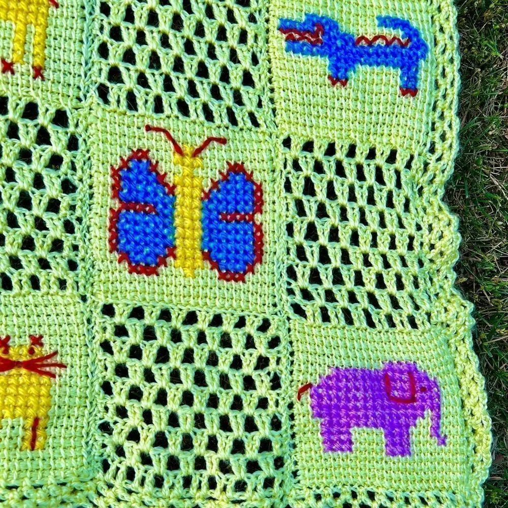 Vtg MCM Handmade Yellow Crotcheted Afghan/Baby Blanket Zoo Animals Squares GVC